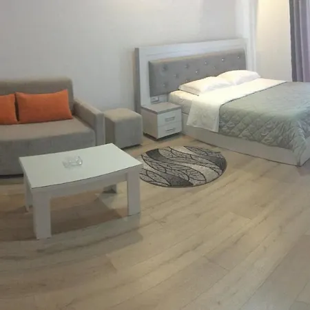 1 4* Sarandë