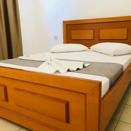 1 Hotel