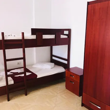 1 4* Sarandë